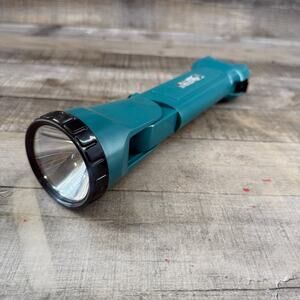 Makita Rechargeable 7.2V Flashlight Model # ML702 Untested